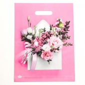 Розовый пакет с цветочным принтом и вырубной ручкой (40х31 см) - Сима-Ленд - купить с доставкой в Норильске