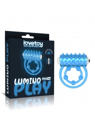 Голубое, светящееся в темноте виброкольцо Lumino Play Vibrating Penis Ring - Lovetoy - в Норильске купить с доставкой