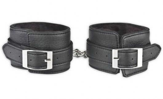 Черные фиксаторы для ног на цепи с мехом внутри - Lux Fetish - купить с доставкой в Норильске