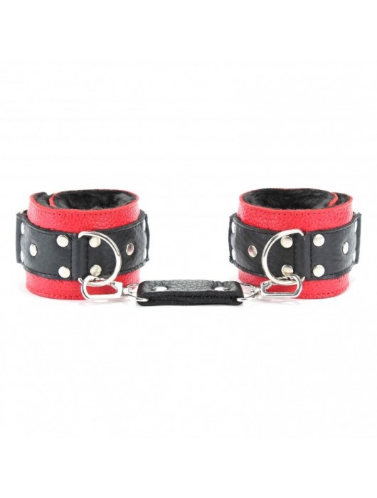 Красно-чёрные кожаные наручники с меховым подкладом - БДСМ Арсенал - купить с доставкой в Норильске