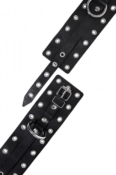 Черные кожаные однослойные оковы с люверсами - Pecado - купить с доставкой в Норильске