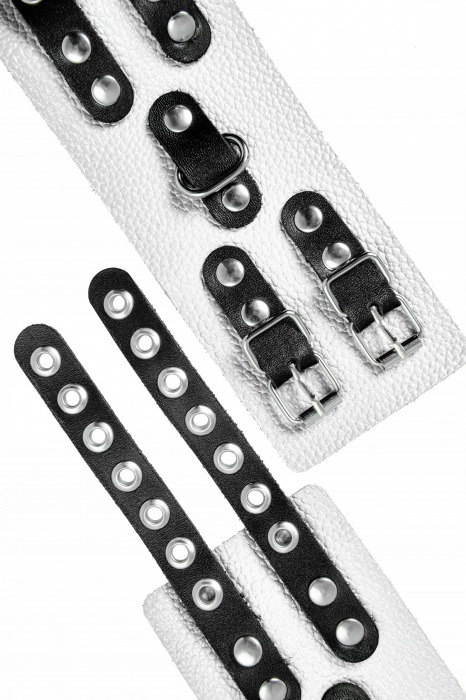 Бело-черные наручники с двумя ремешками и люверсами - Pecado - купить с доставкой в Норильске